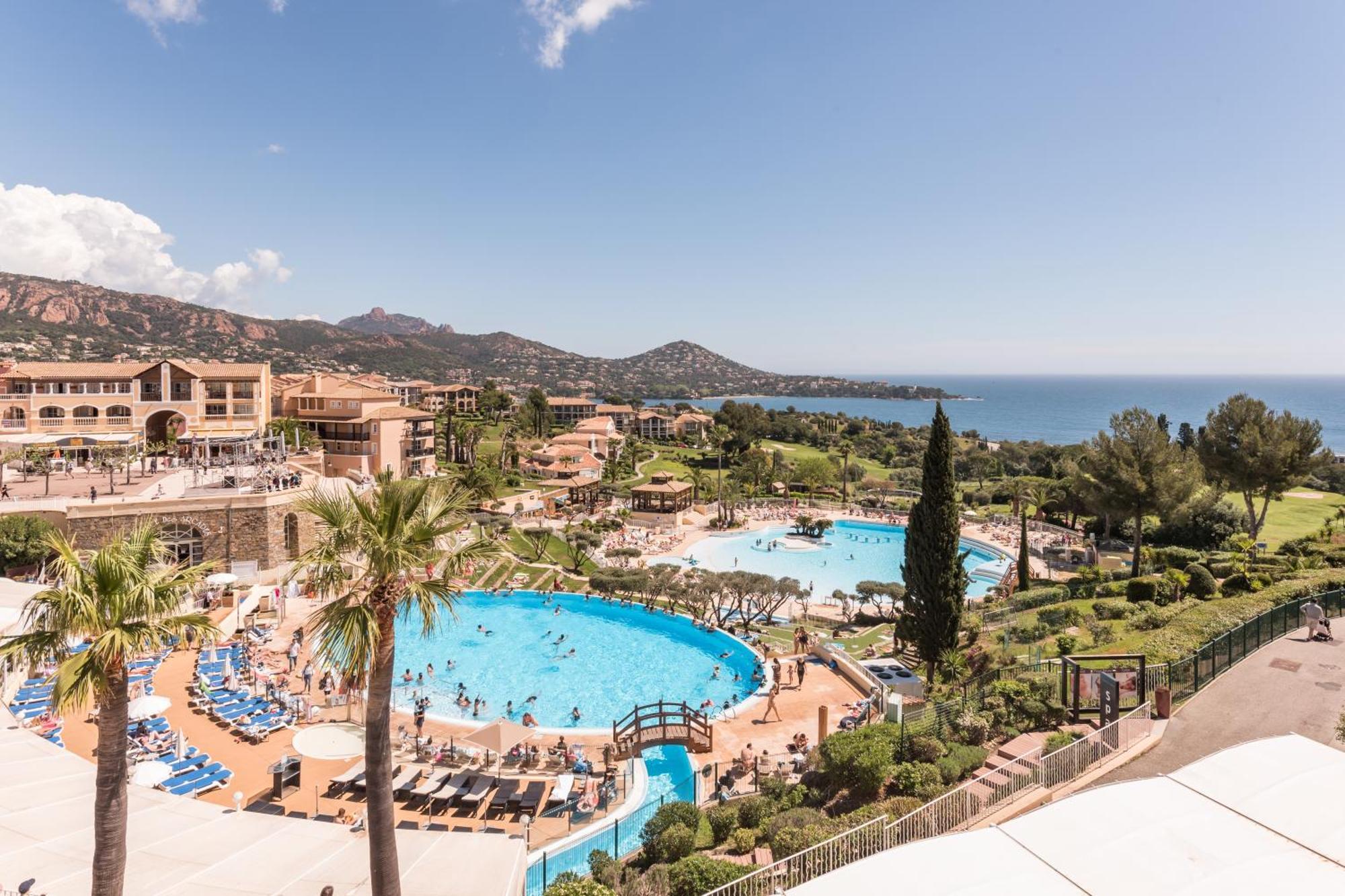 Hotel De L'Esterel Pierre & Vacances Saint-Raphaël Екстериор снимка