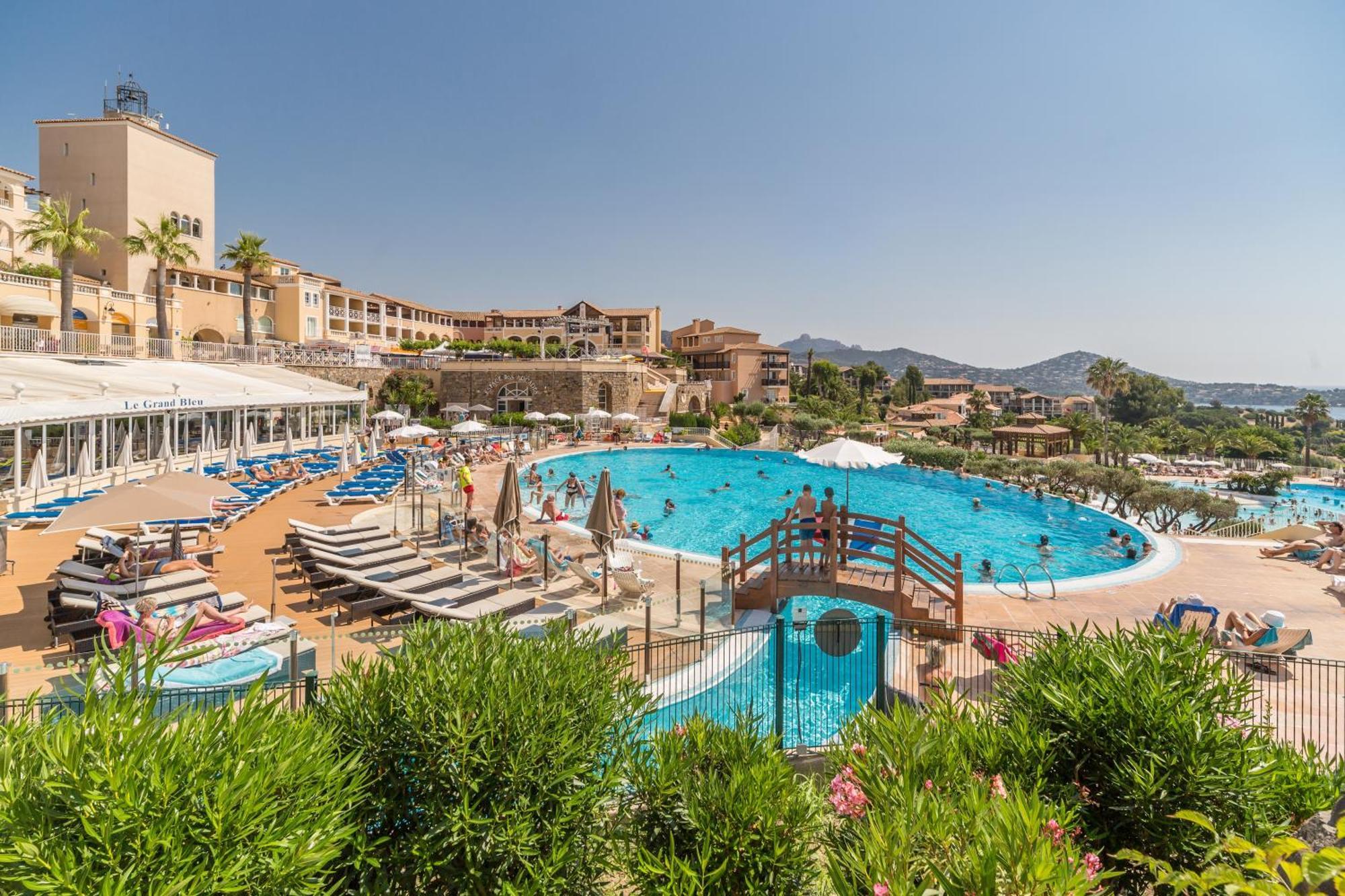 Hotel De L'Esterel Pierre & Vacances Saint-Raphaël Екстериор снимка
