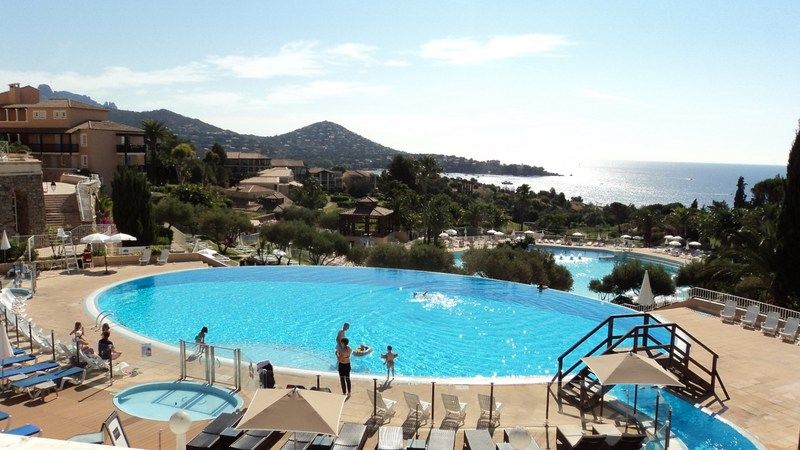 Hotel De L'Esterel Pierre & Vacances Saint-Raphaël Екстериор снимка